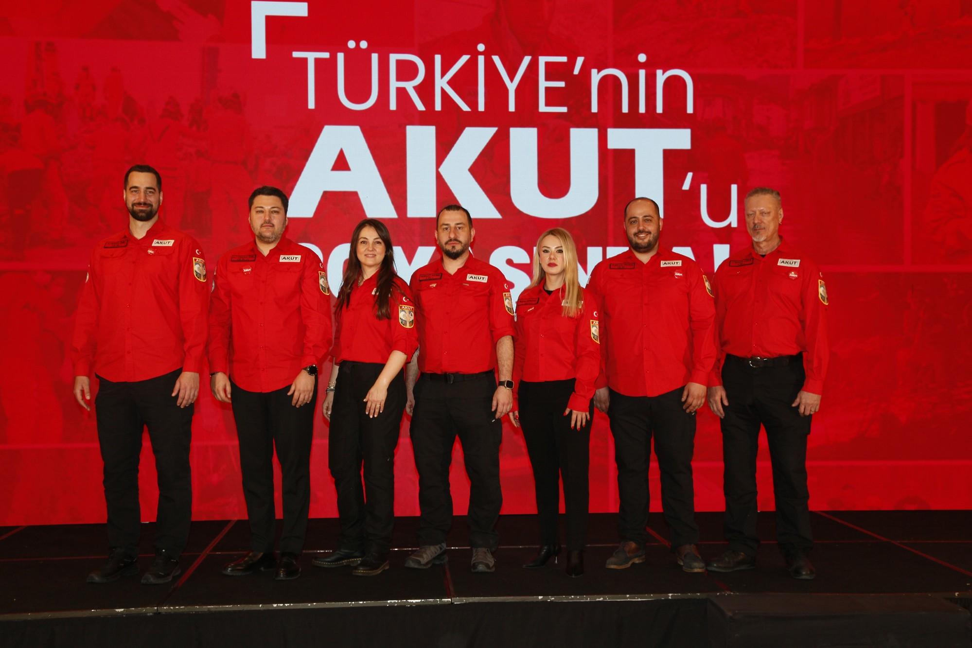 AKUT 30. YAŞINI KUTLADI