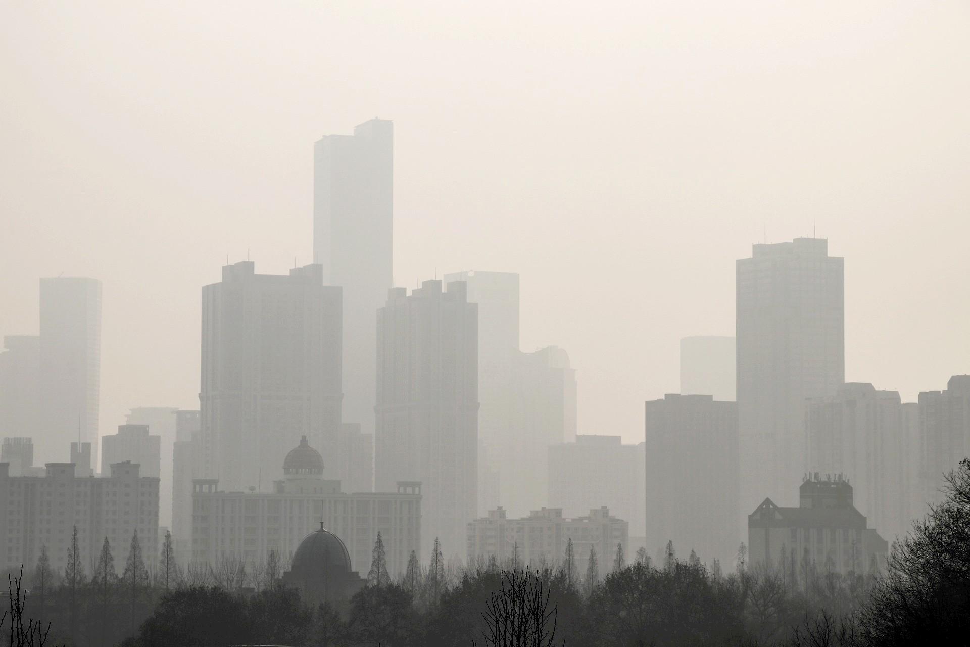 HAVA DEĞİL ZEHİR SOLUYORUZ