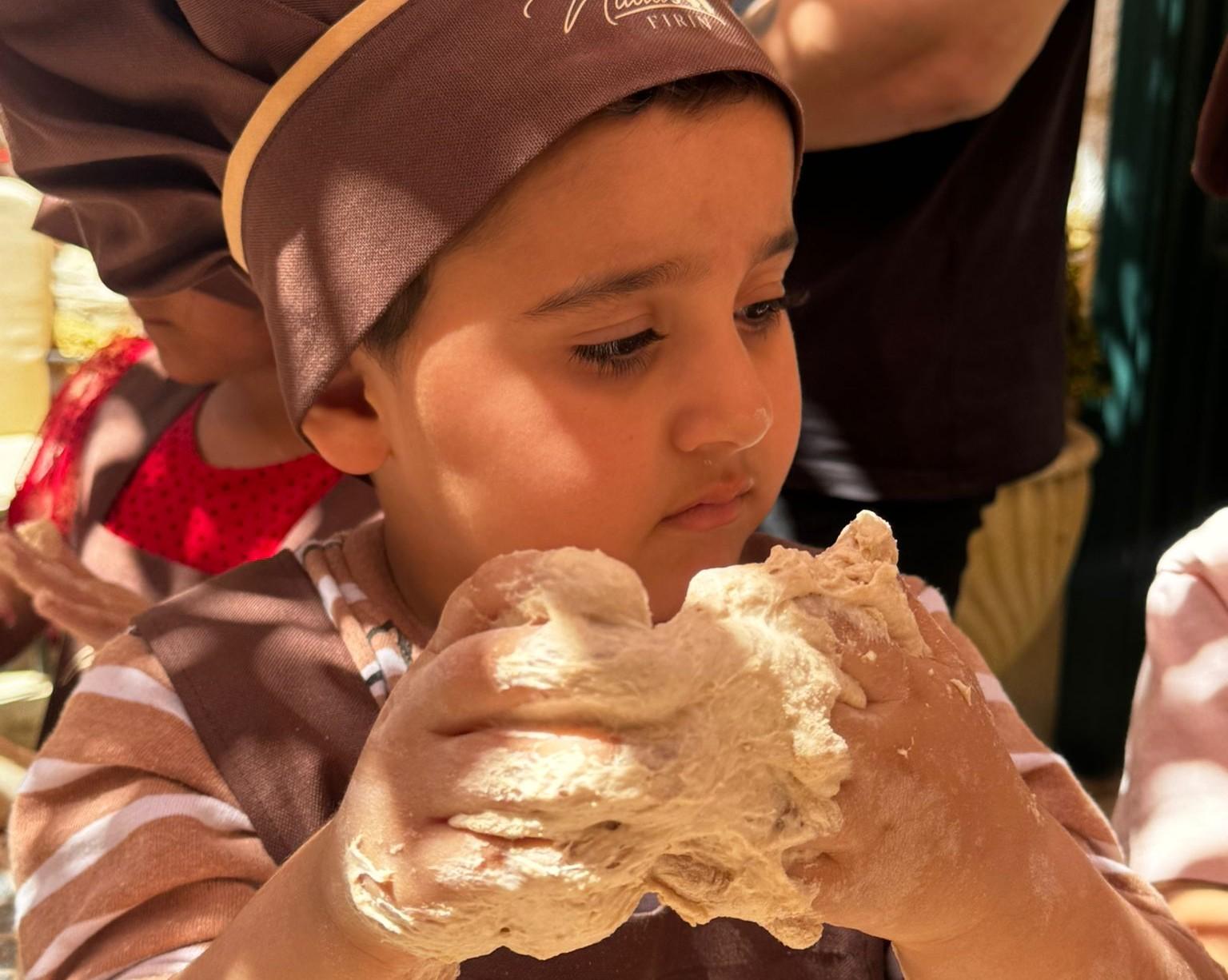 HEM DOĞAYI TANIDILAR HEM EKMEK YAPTILAR