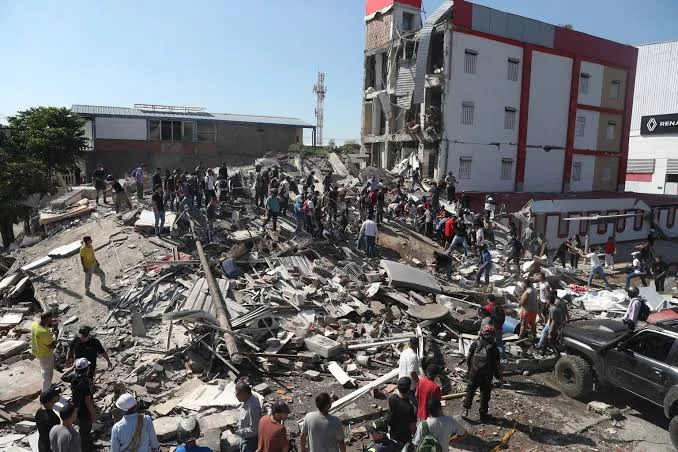 KOLOMBİYA'DA SON DURUM: ÖLÜ SAYISI ARTIYOR