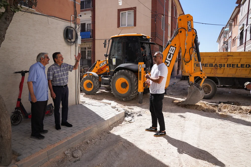 BAŞKAN ATAÇ YENİMAHALLE’DE ÇALIŞMALARI İNCELEDİ