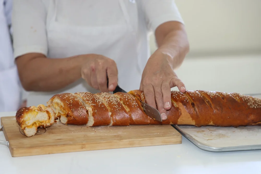 BAŞKAN KURT’TAN KILIÇOĞLU DEMİRALİ EKMEK FABRİKASI’NA ZİYARET