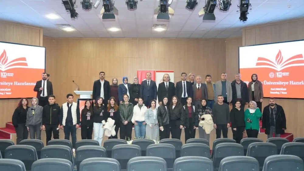 Hayata ve Üniversiteye Hazırlanmak Konferansı Düzenlendi