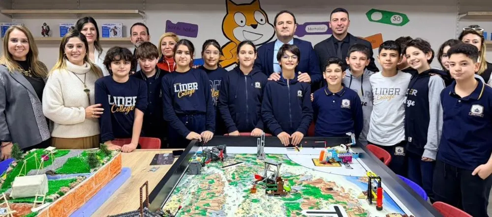 SEYHAN İLÇE MİLLİ EĞİTİM MÜDÜRÜ ÇELİK’TEN ROBOTİK KODLAMA TAKIMLARINA ZİYARET