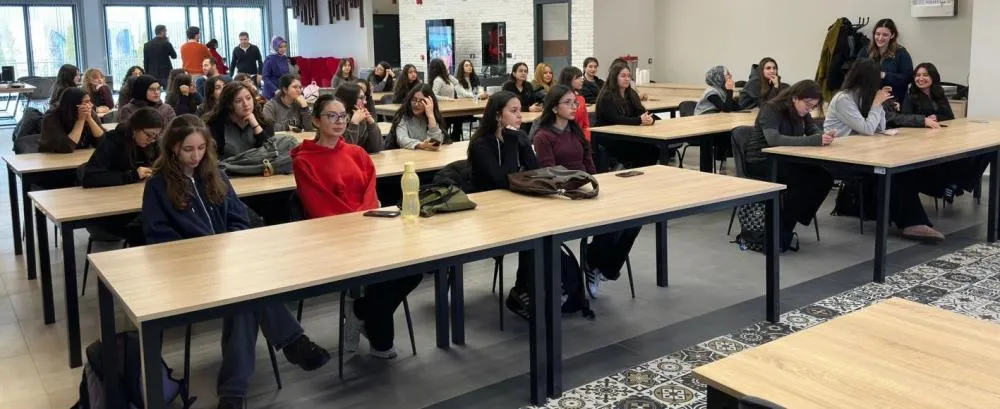 BÜYÜKŞEHİR’İN BİLİŞİM AKADEMİSİ, SCIENTIX 2026’YA EV SAHİPLİĞİ YAPTI: GELECEĞİN KODLARINI KADINLAR YAZIYOR