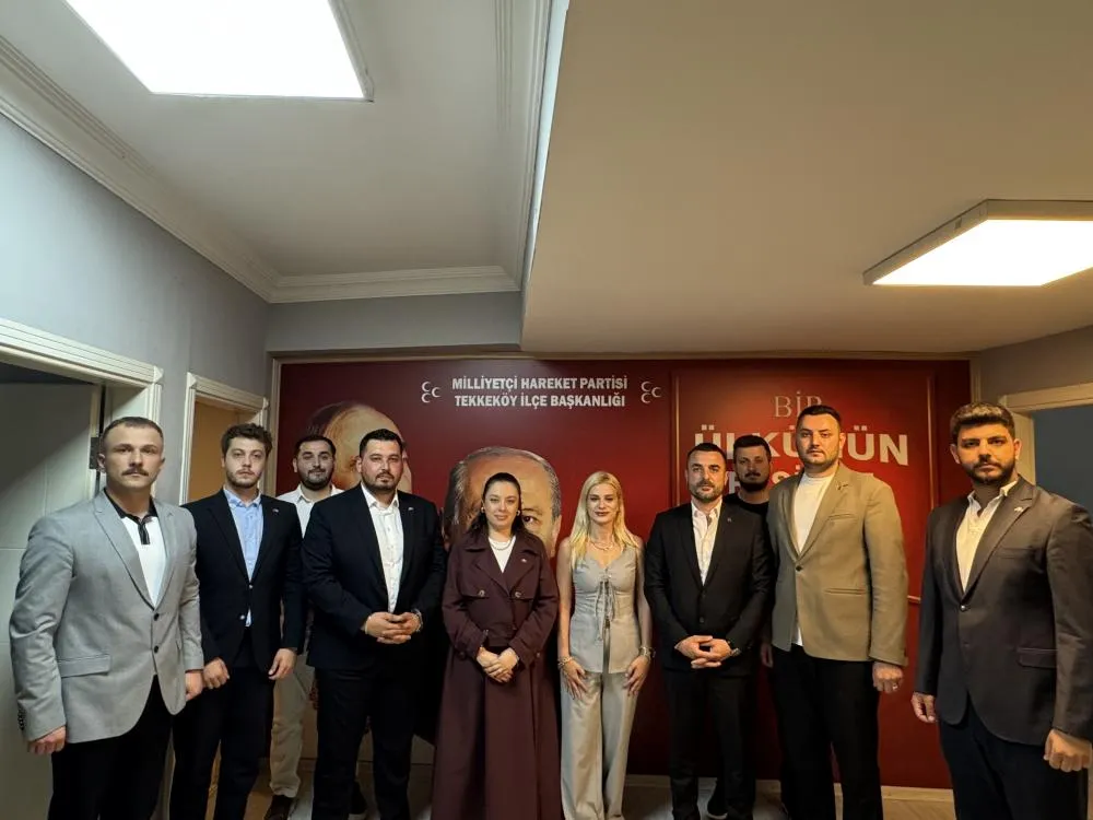 MHP Tekkeköy İlçe Teşkilatı'na Samsun Barosu'na kayıtlı 6 avukat ile 2 mühendis katıldı.